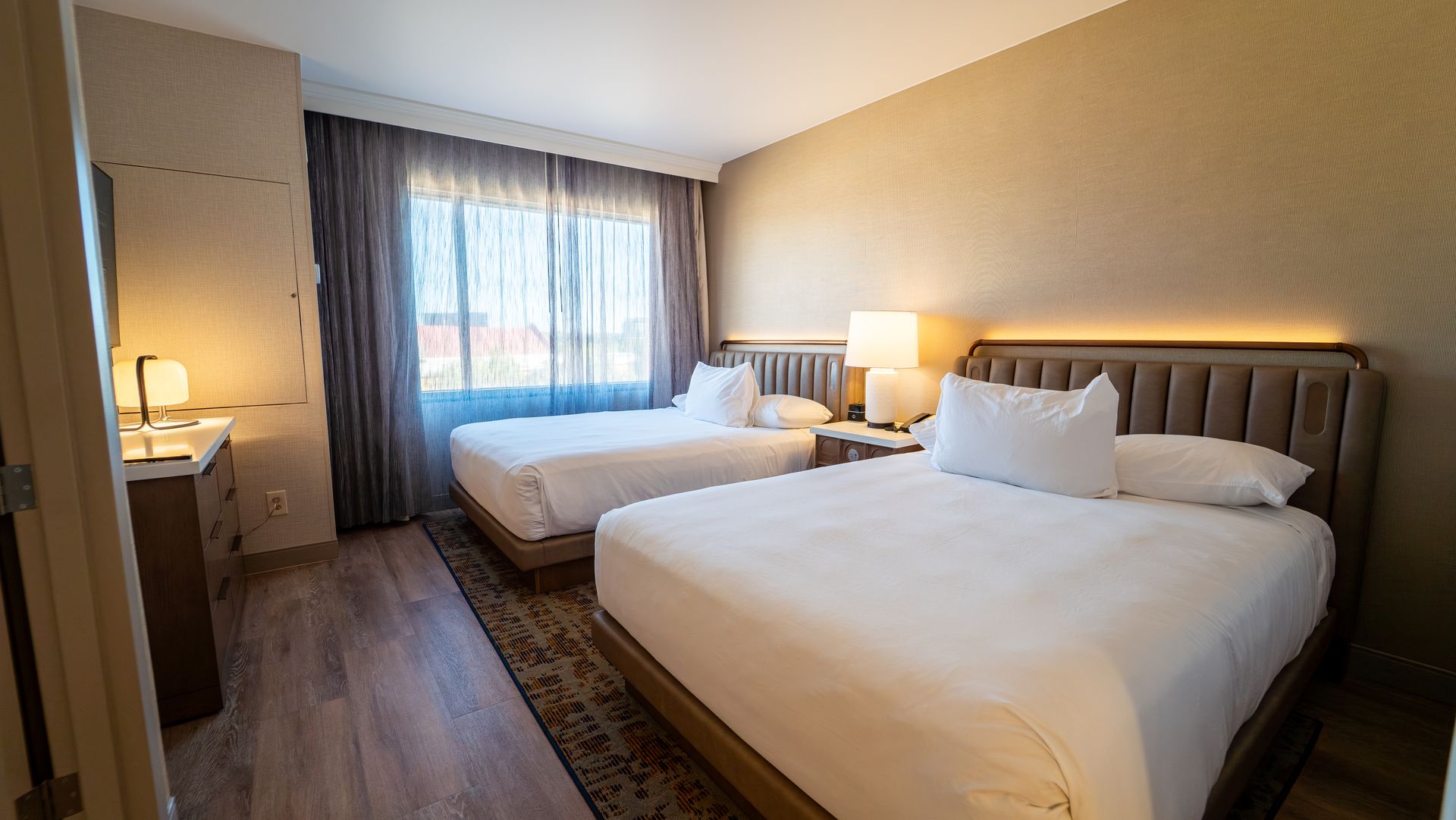 F&B and Grab-and-Go Zones in Select-Service Renovations